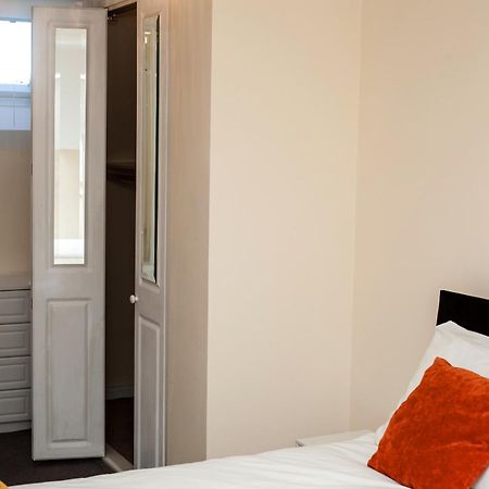 Avril Warwickshire Home Stay Нанітон Екстер'єр фото