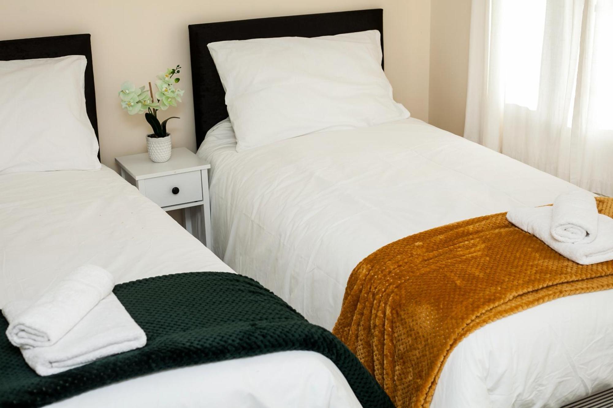 Avril Warwickshire Home Stay Нанітон Екстер'єр фото