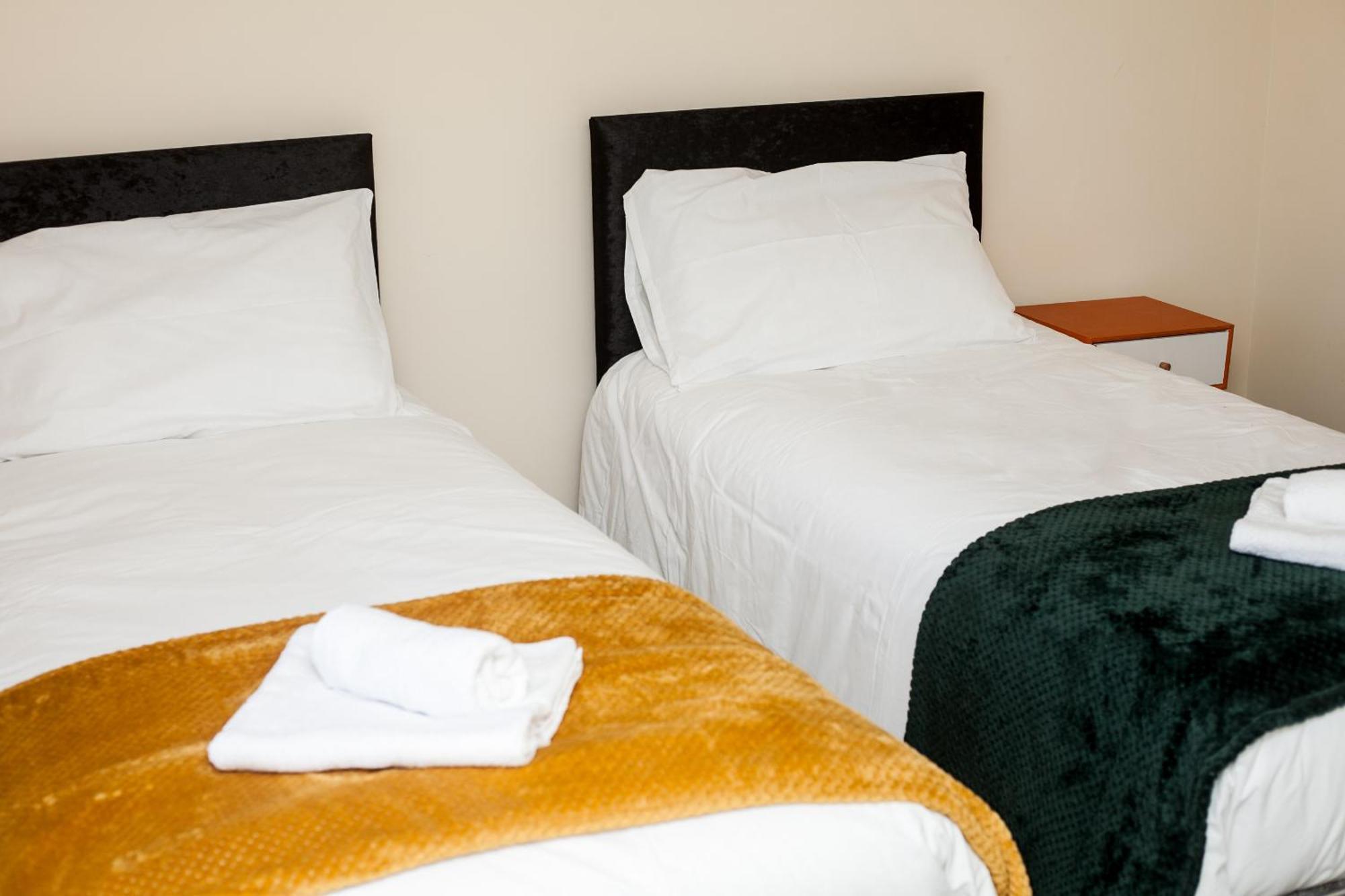 Avril Warwickshire Home Stay Нанітон Екстер'єр фото