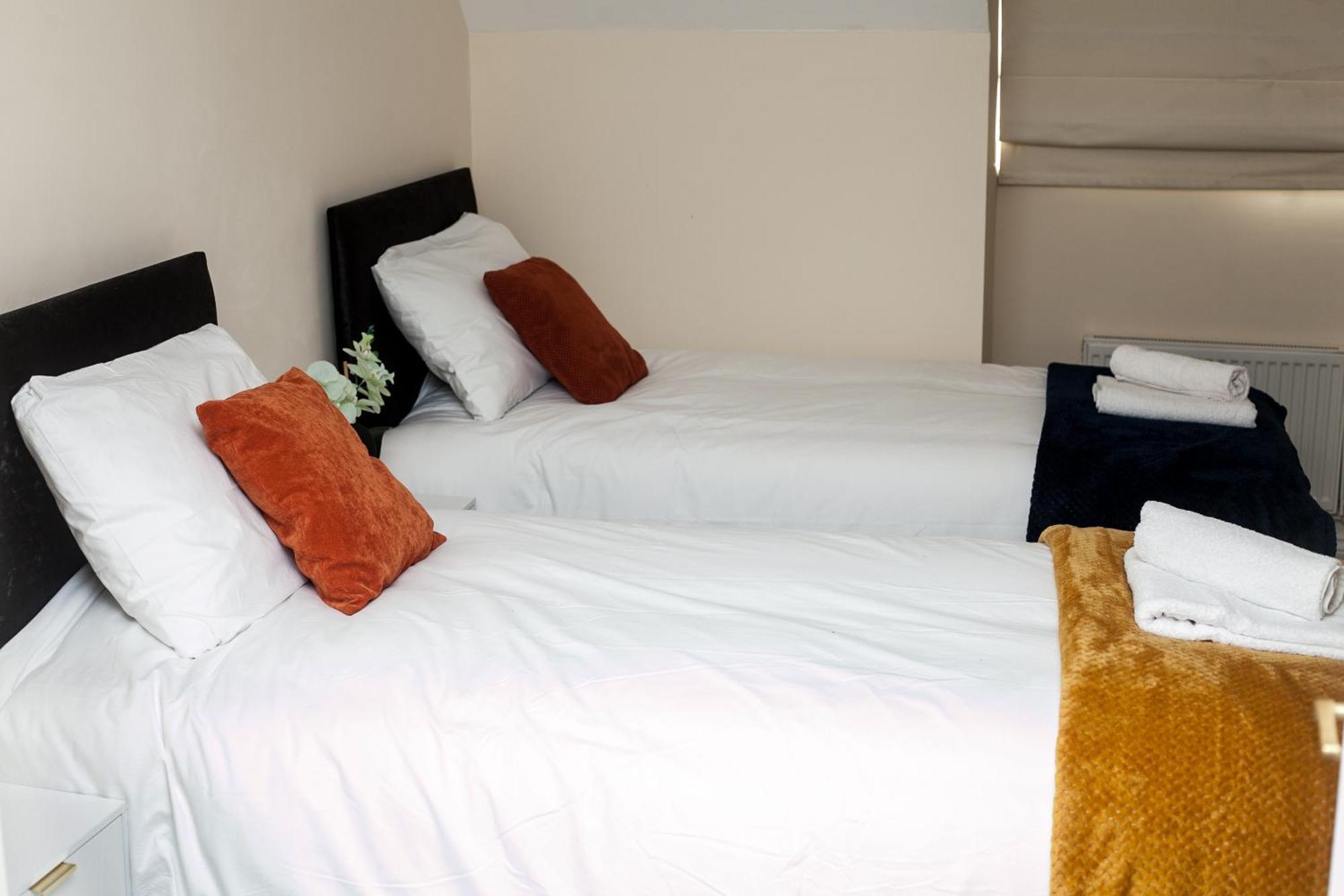 Avril Warwickshire Home Stay Нанітон Екстер'єр фото