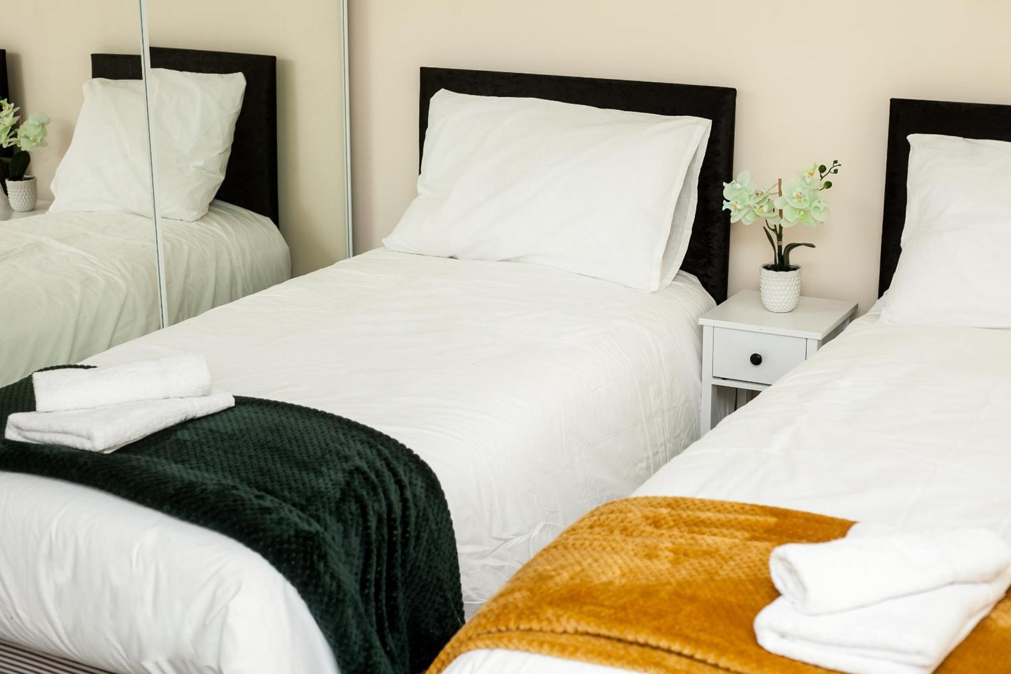 Avril Warwickshire Home Stay Нанітон Екстер'єр фото