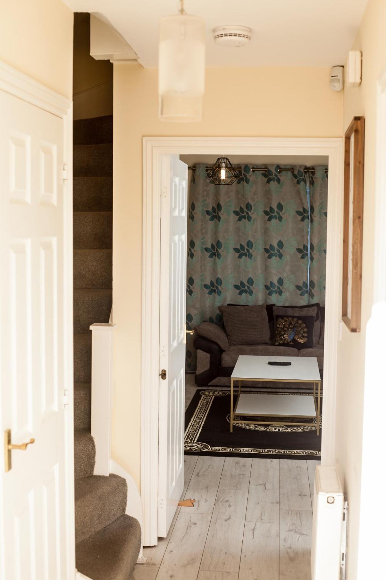 Avril Warwickshire Home Stay Нанітон Екстер'єр фото