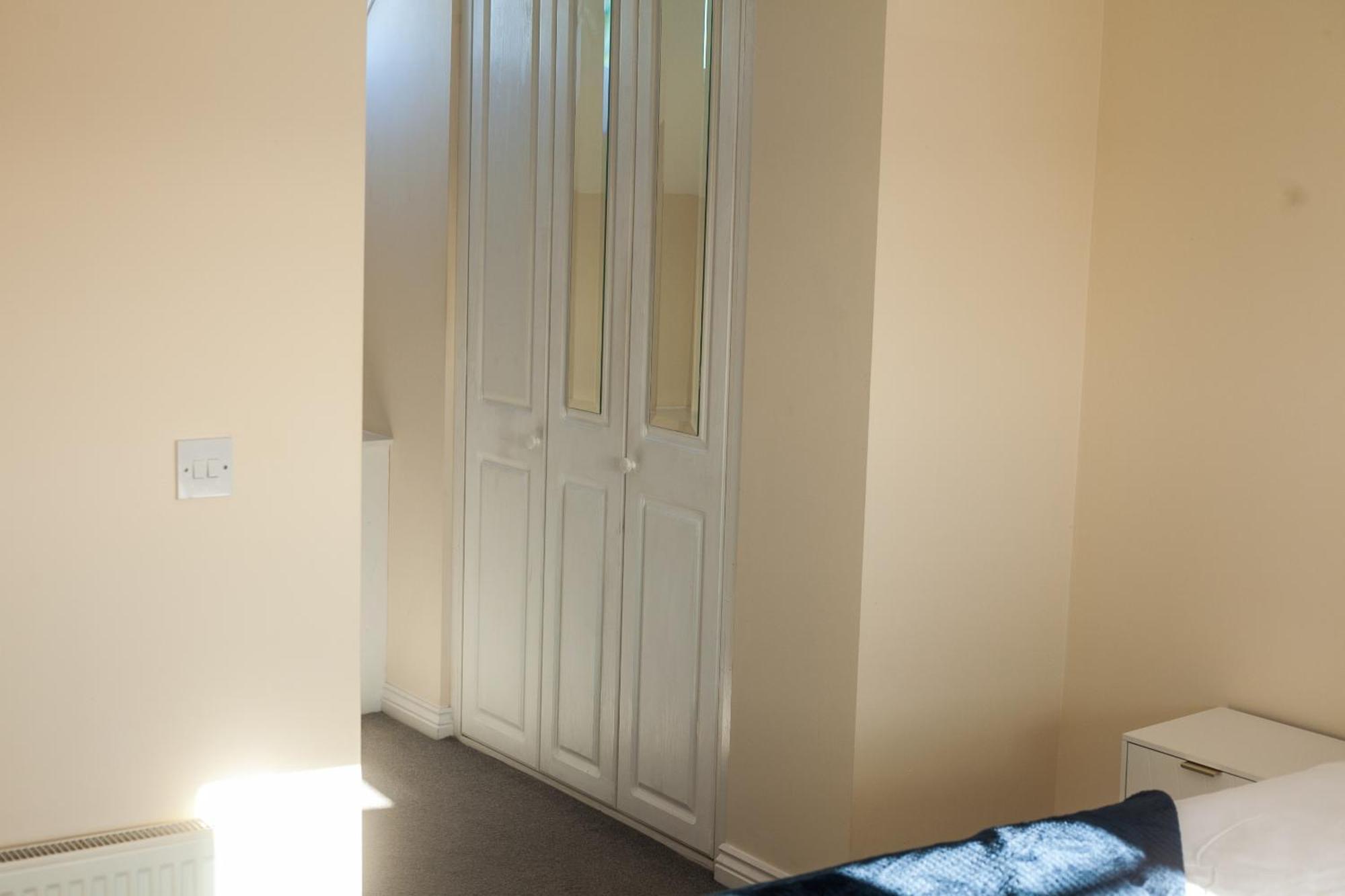 Avril Warwickshire Home Stay Нанітон Екстер'єр фото