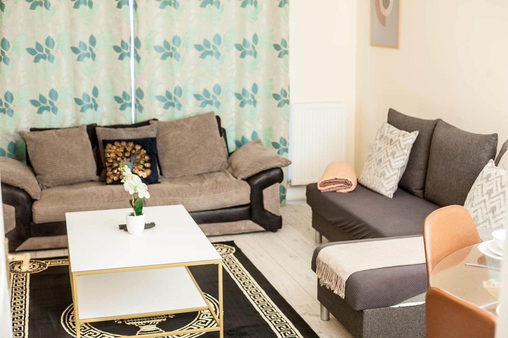 Avril Warwickshire Home Stay Нанітон Екстер'єр фото